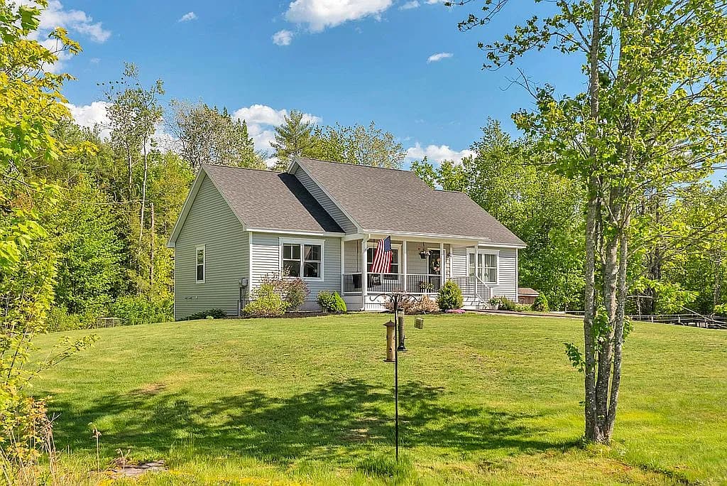 12 Bickford Rd — exterior photo
