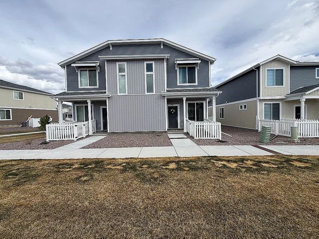 5728 Dakan Loop — exterior photo