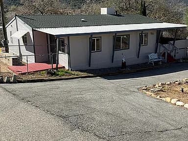 2724 Bodfish Canyon Rd — exterior photo