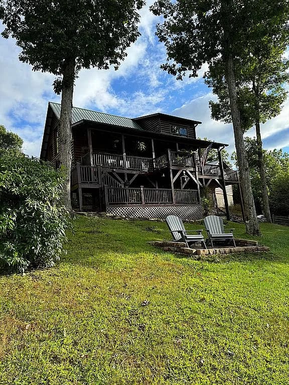 1055 Carolina Fox Cir — exterior photo