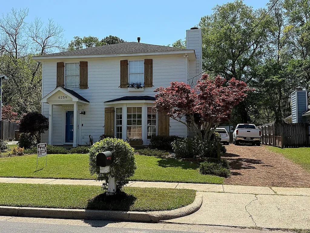 6259 Cottage Crest Ln — exterior photo
