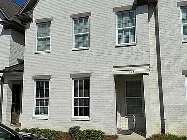 102 Farm View Dr APT 1303 — exterior photo