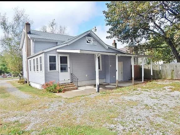 229 Beck St — exterior photo
