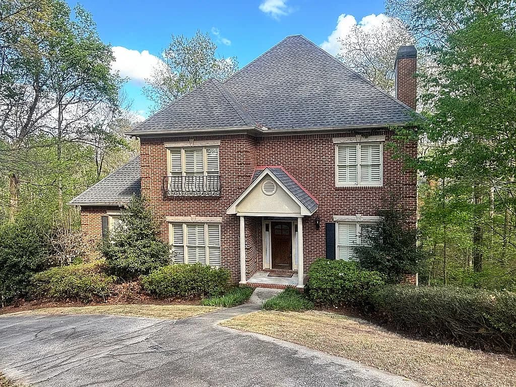 1905 River Woods Rd — exterior photo