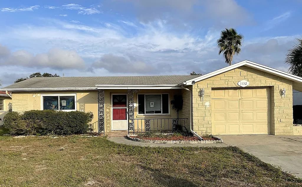 1132 Normandy Blvd — exterior photo