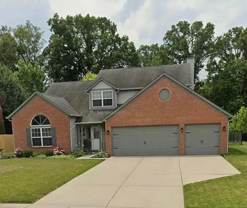 8635 Eagles Nest Dr — exterior photo
