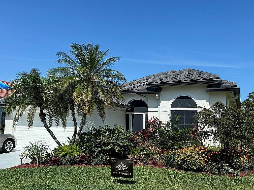 4848 SE Mariner Village Ln — exterior photo