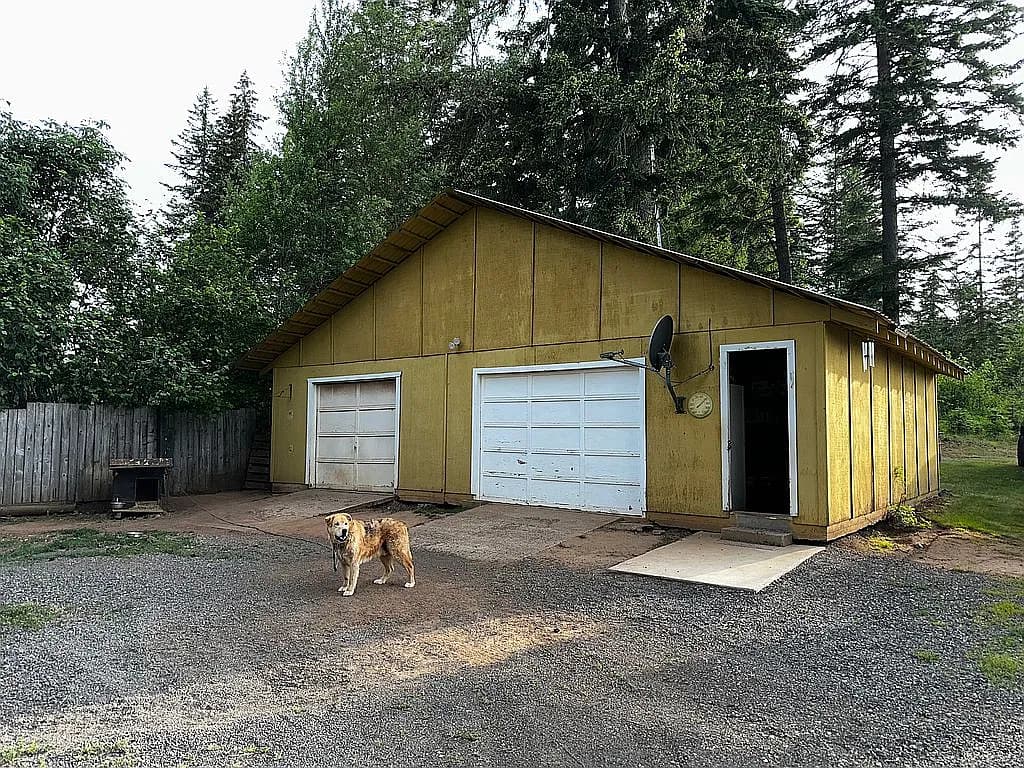 211 Acme Rd — exterior photo