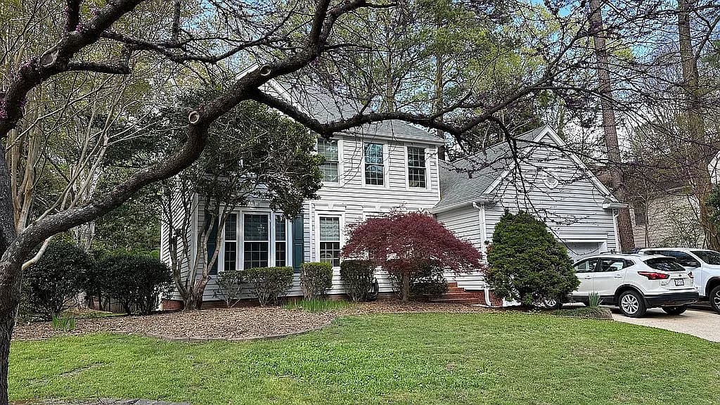 5103 Oakbrook Dr — exterior photo
