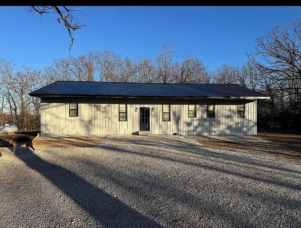 938 Post Oak Rd — exterior photo