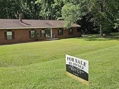 550 Hartford Lake Rd — exterior photo