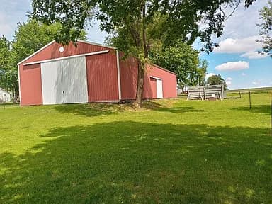 7019 Marengo Rd — exterior photo