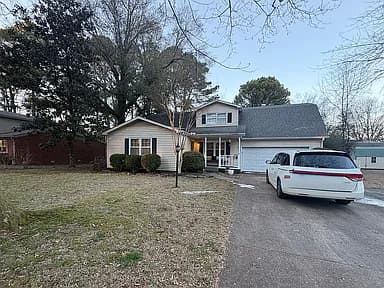 1504 Randall Dr — exterior photo