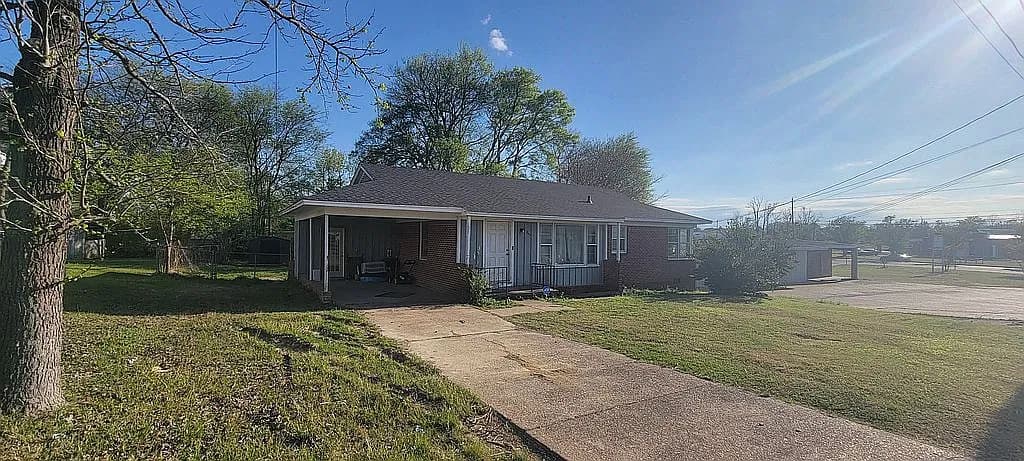603 Willett St — exterior photo