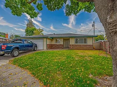 688 Elise Ct — exterior photo