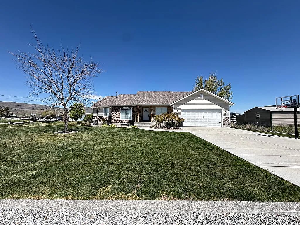 5660 W 13600 N — exterior photo