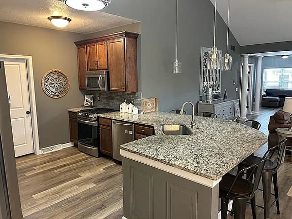 4300 Westford Pl Unit 5A — exterior photo