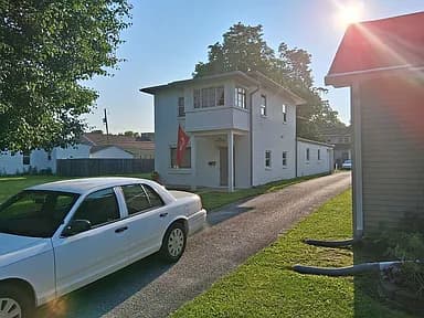 215 N Center St — exterior photo
