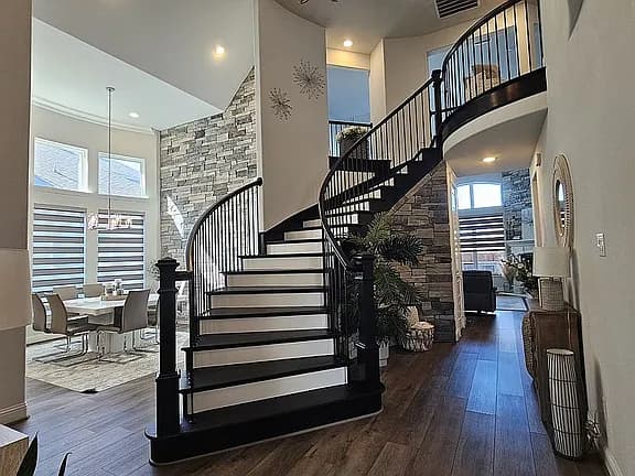 311 Chandan Way — exterior photo