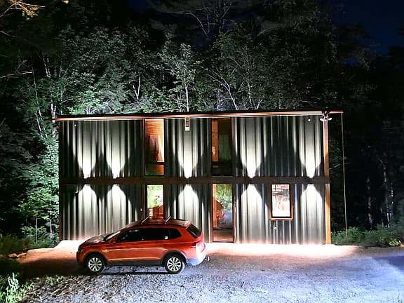 13 S Hill St — exterior photo