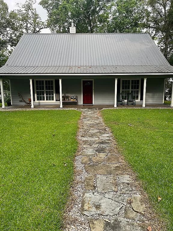 126 Old Levee Rd — exterior photo