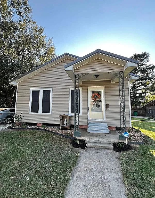 527 S Horecky St — exterior photo