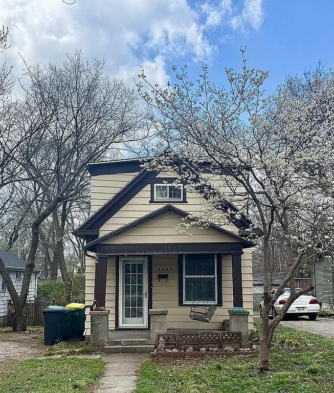 4434 Cambridge St — exterior photo
