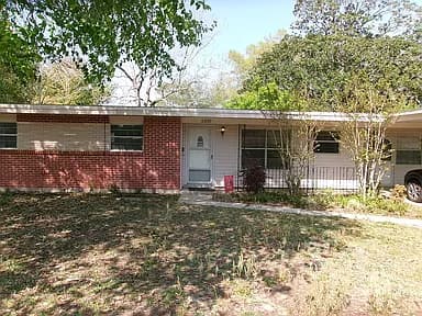 3900 San Gabriel Dr — exterior photo