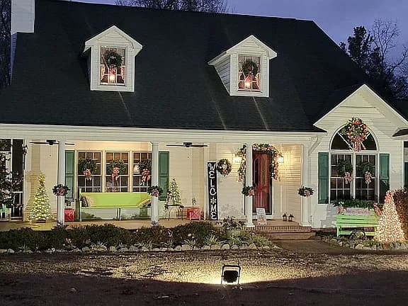 3676 Cedar Hill Dr — exterior photo