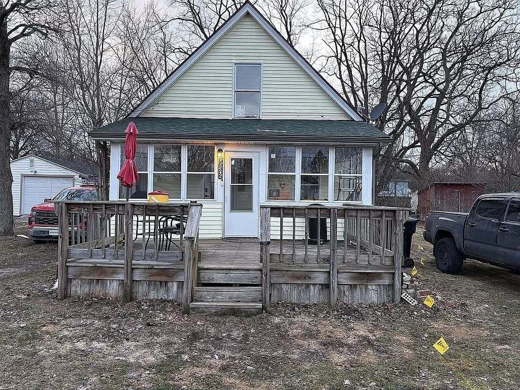 55305 Woodland Ave — exterior photo