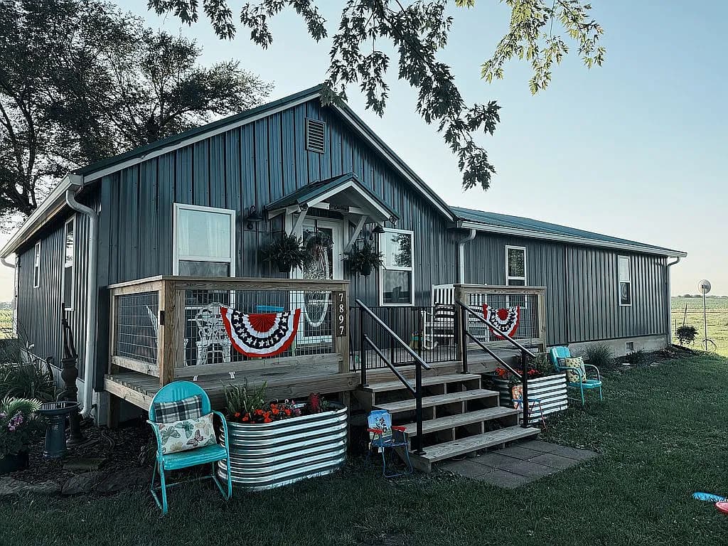 7897 NE Highway Y — exterior photo