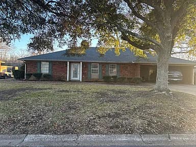 114 Miranda Dr — exterior photo