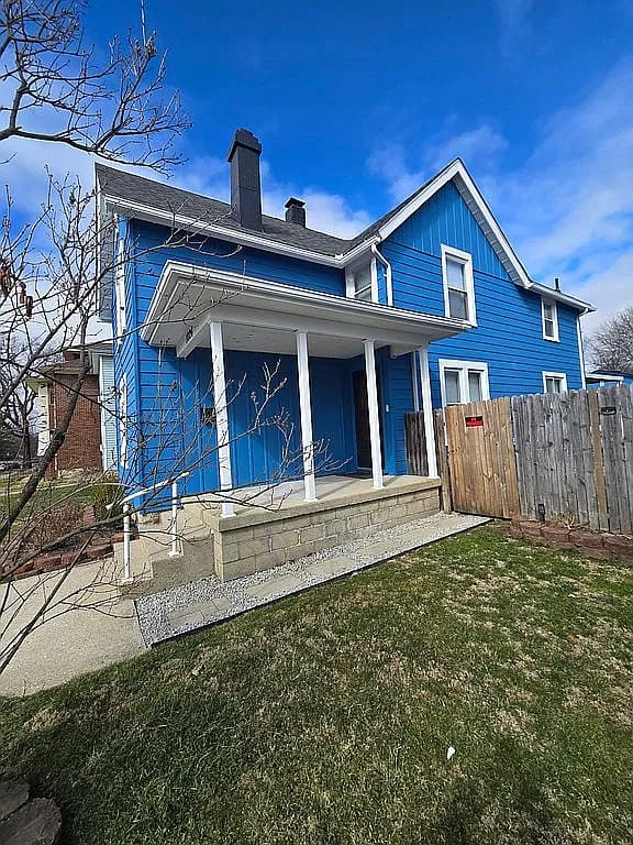 1026 Broadway St — exterior photo