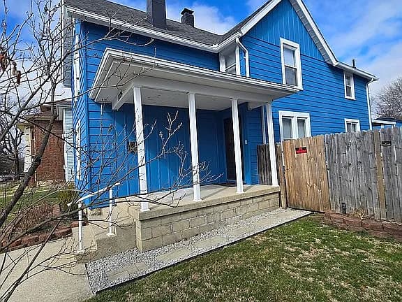 1026 Broadway St — exterior photo