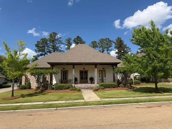 92 Cedar Woods Dr — exterior photo