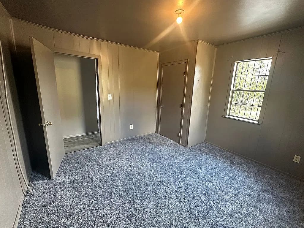 4552 Edwards St — exterior photo