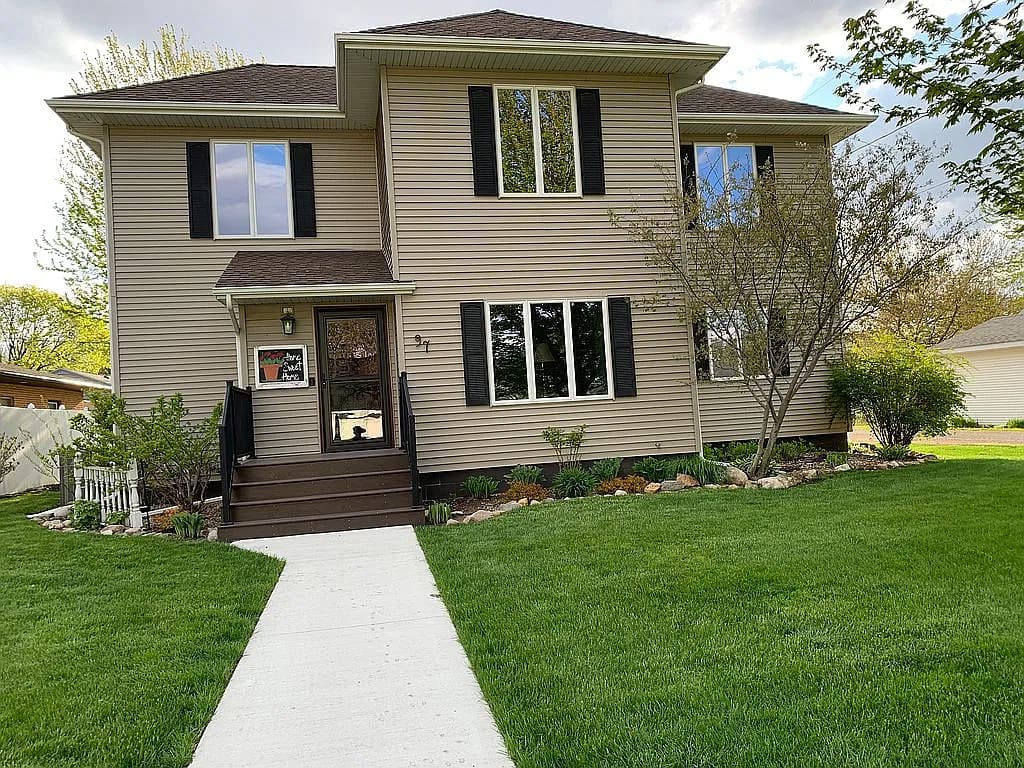 97 13th St S — exterior photo