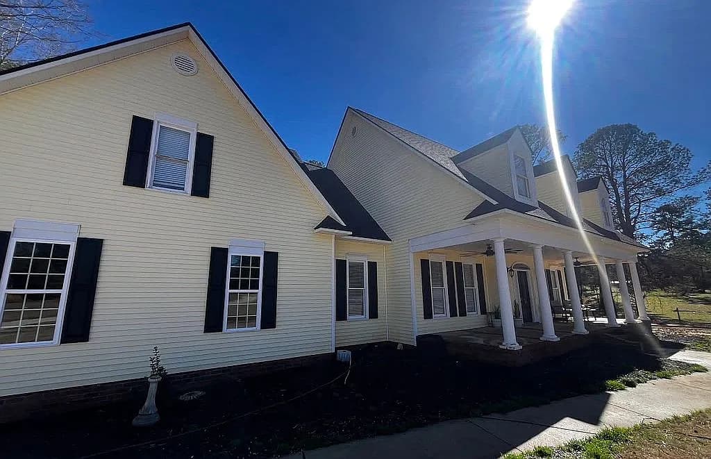 2819 Sellars Rd — exterior photo