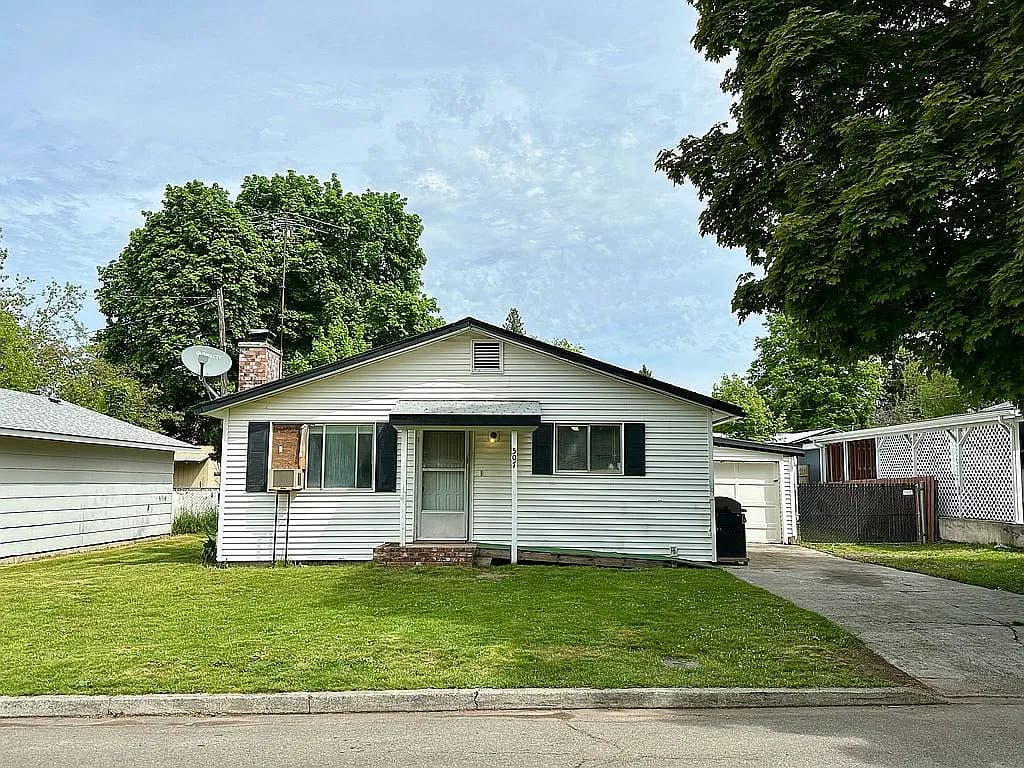 507 E Rose Ln — exterior photo