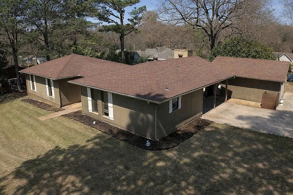 2700 Spring Valley — exterior photo