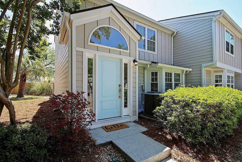 1176 Monaco Dr — exterior photo