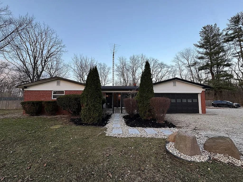 6800 E Lewis Dr — exterior photo