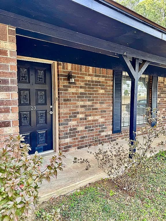 23 Woodlawn Dr — exterior photo