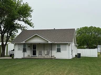 307 Main St — exterior photo