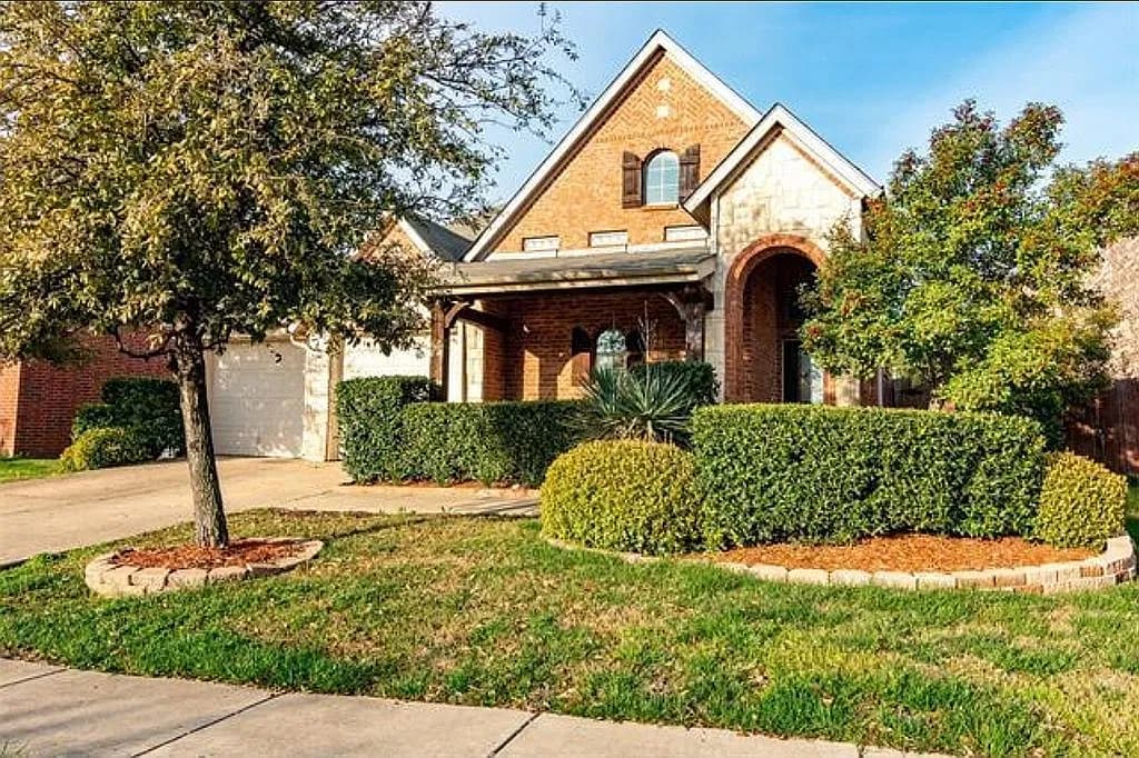 2408 Loreto Dr — exterior photo