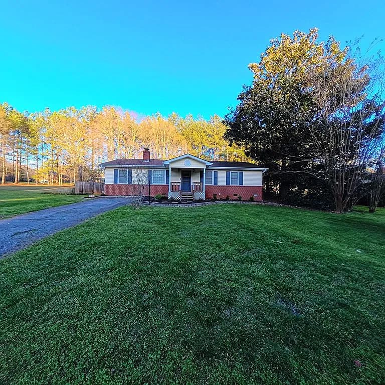 208 Cone Dr — exterior photo