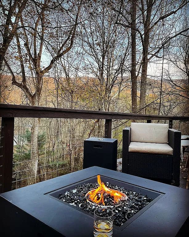 590 Hunters Camp Rd — exterior photo