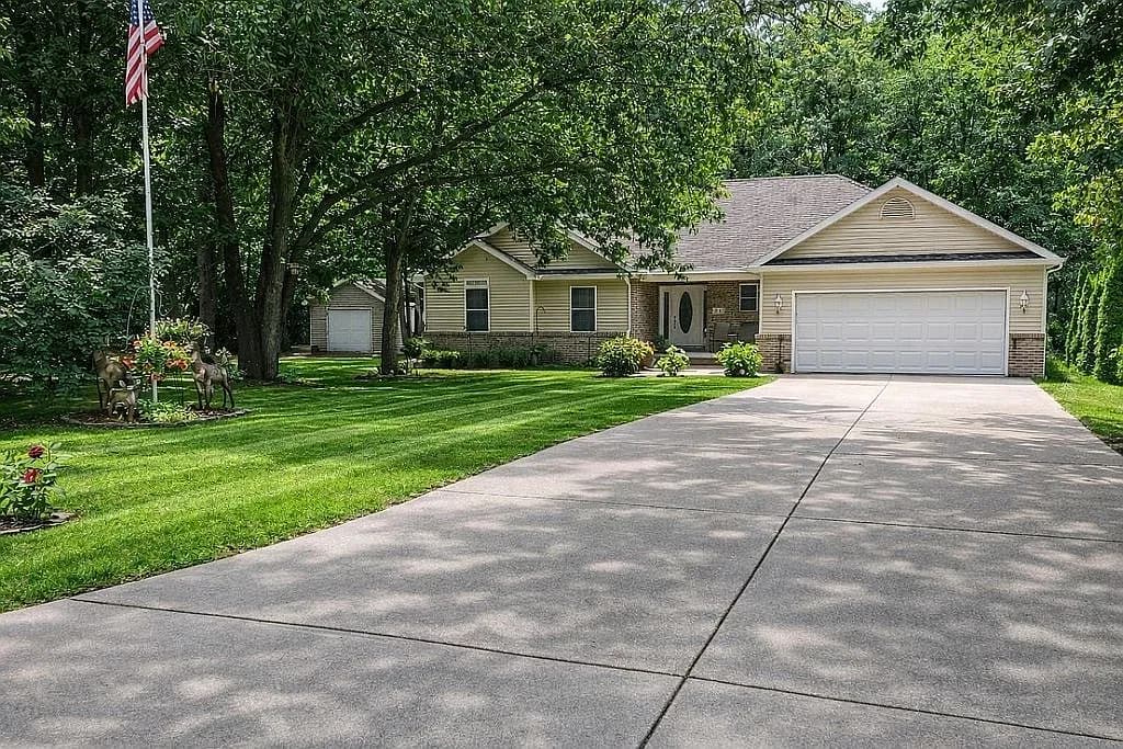 3885 W 857 N — exterior photo