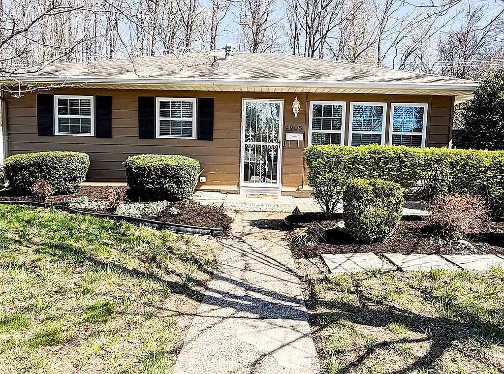 4905 Stratford Rd — exterior photo