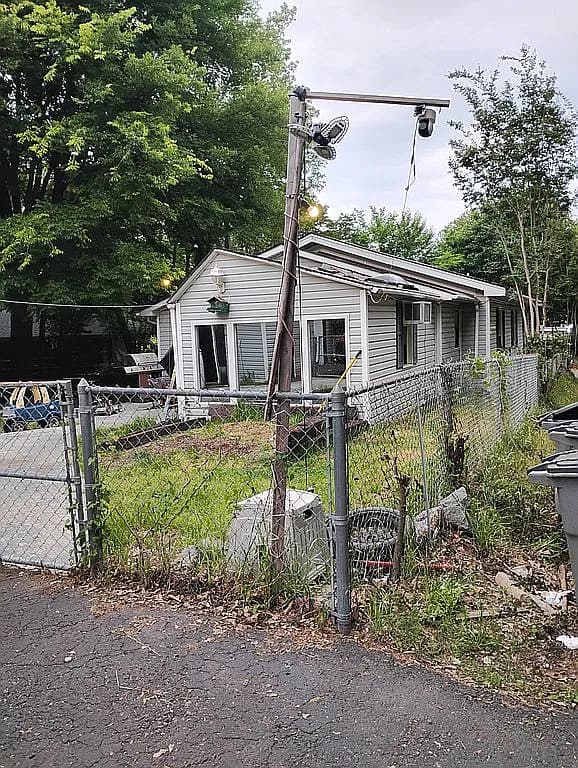 220 Nevada St — exterior photo